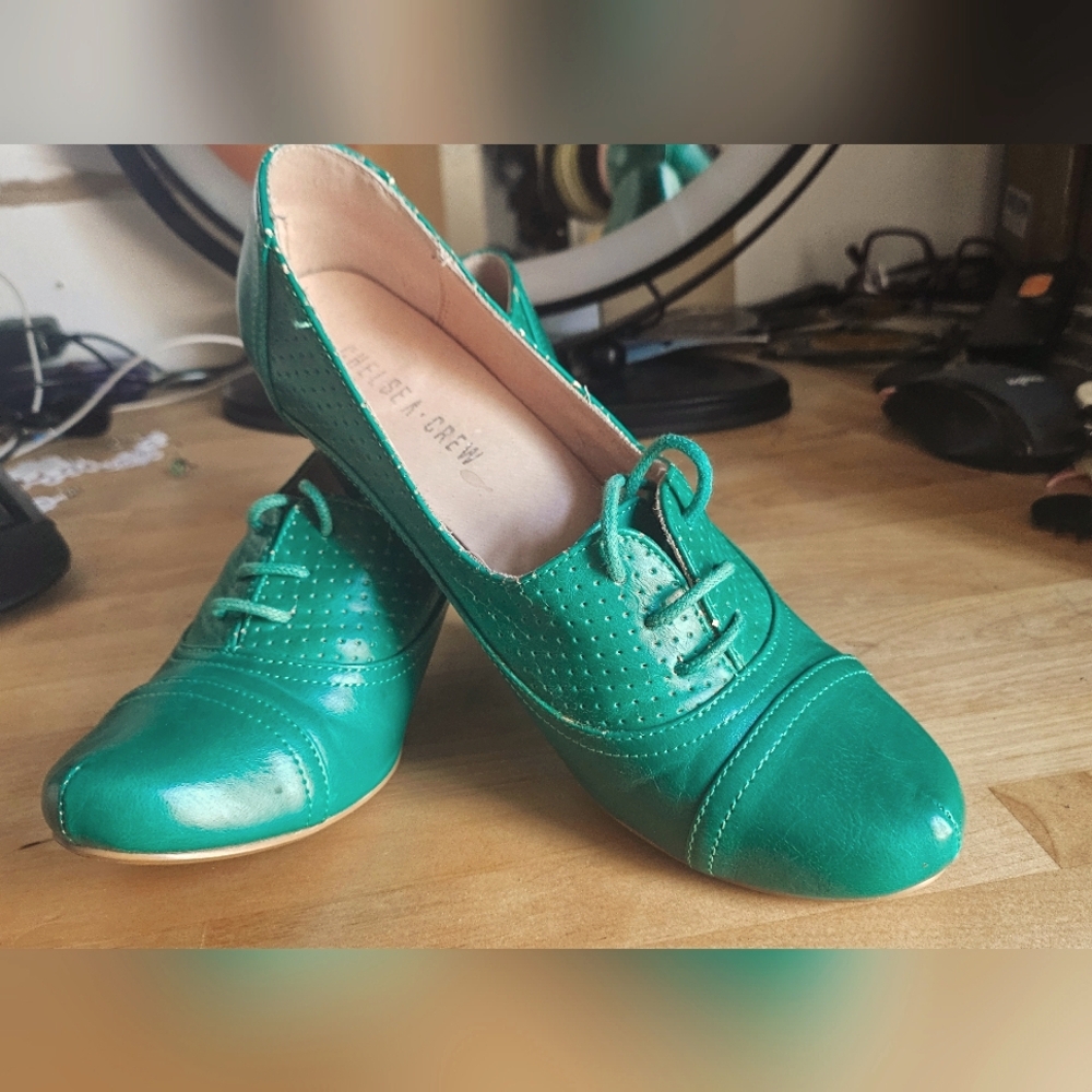 Chelsea Crew Women's Green Oxford Shoes